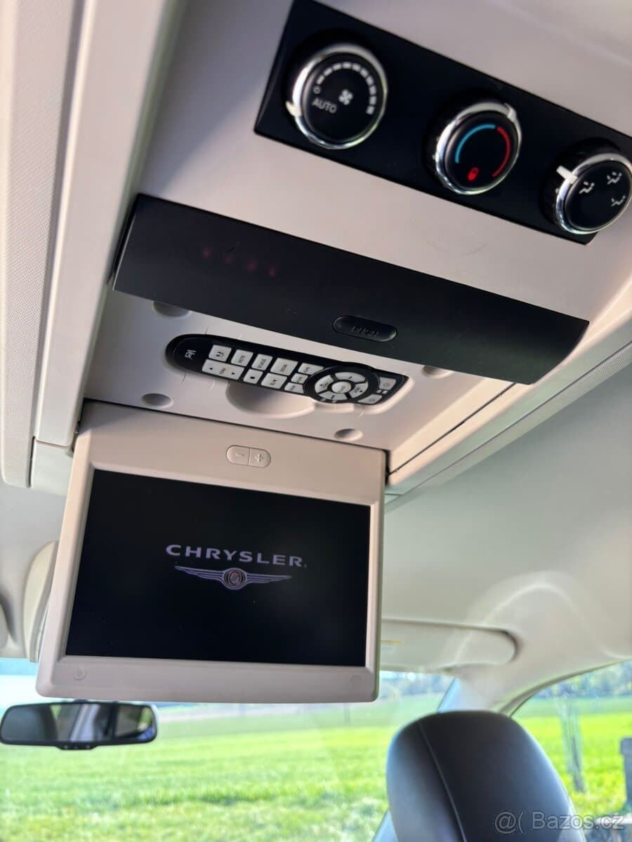 2009 Chrysler VOYAGER - 8