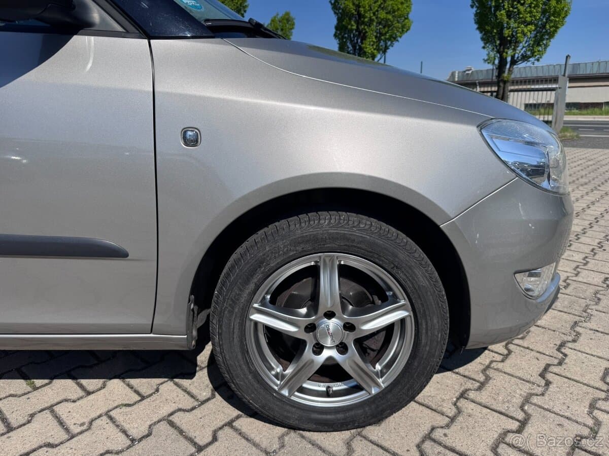 2010 Škoda FABIA - 8