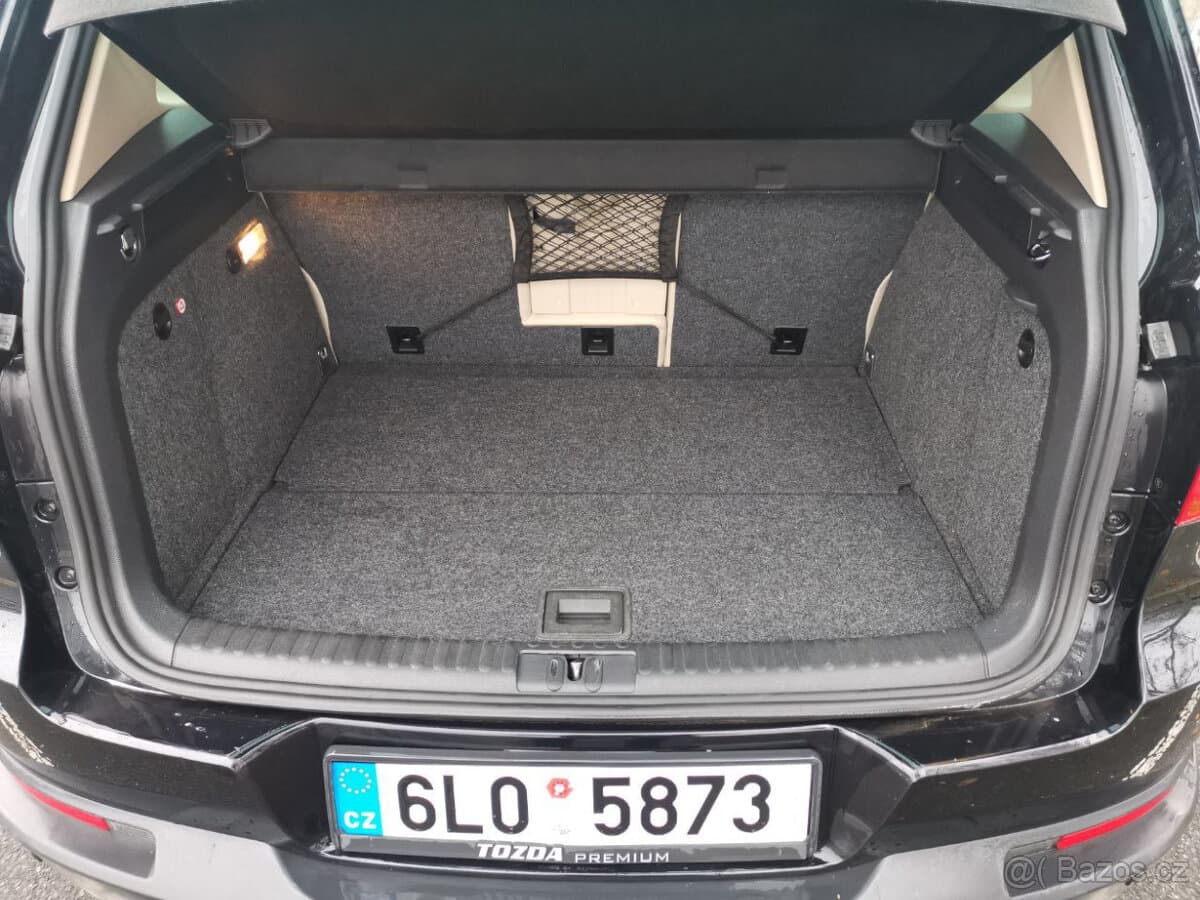 2011 Volkswagen TIGUAN - 8