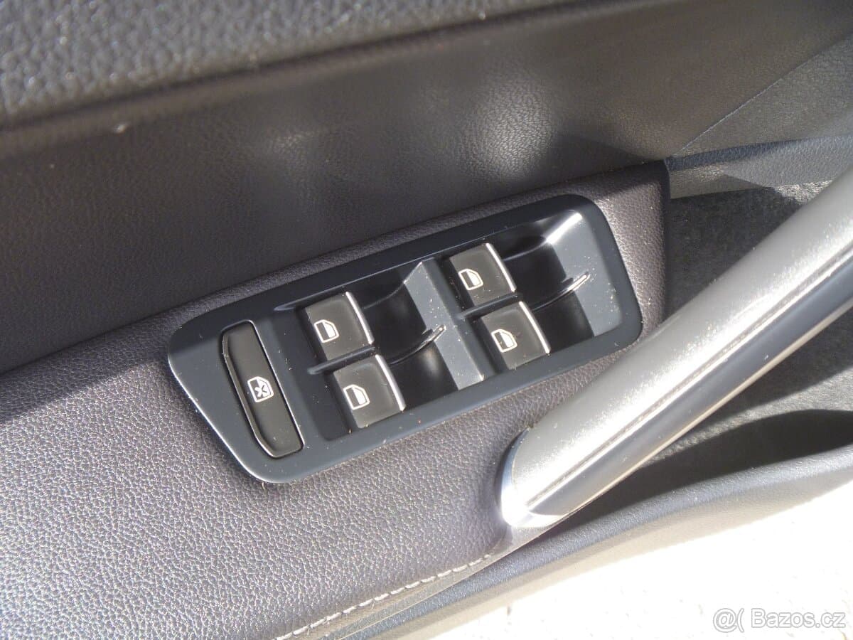 2013 Volkswagen GOLF - 8