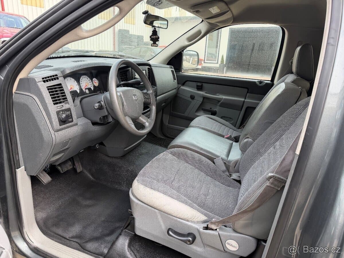 Dodge RAM - 8