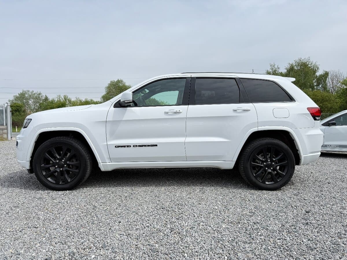 2018 Jeep CHEROKEE - 8