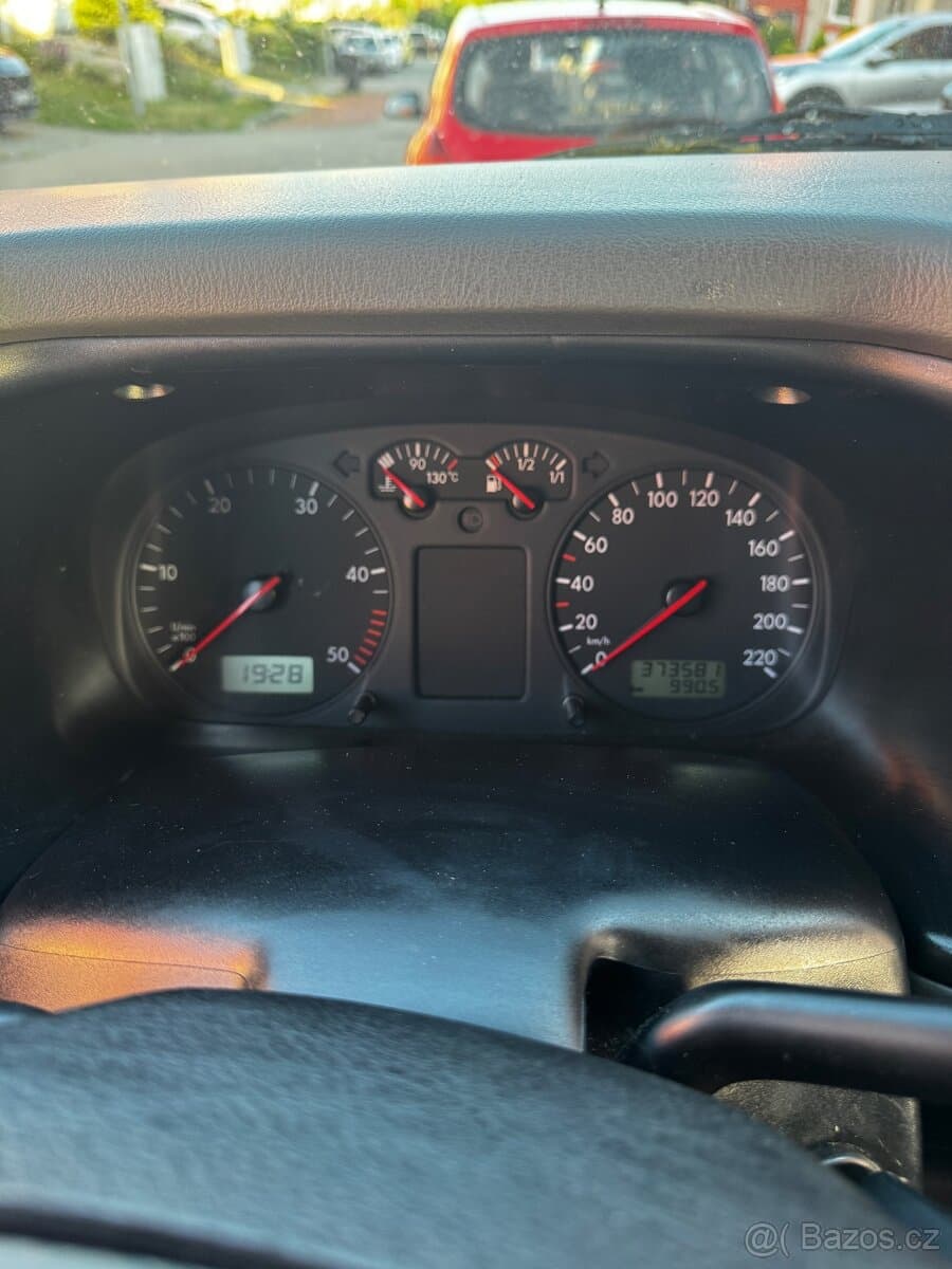 Volkswagen MULTIVAN - 15
