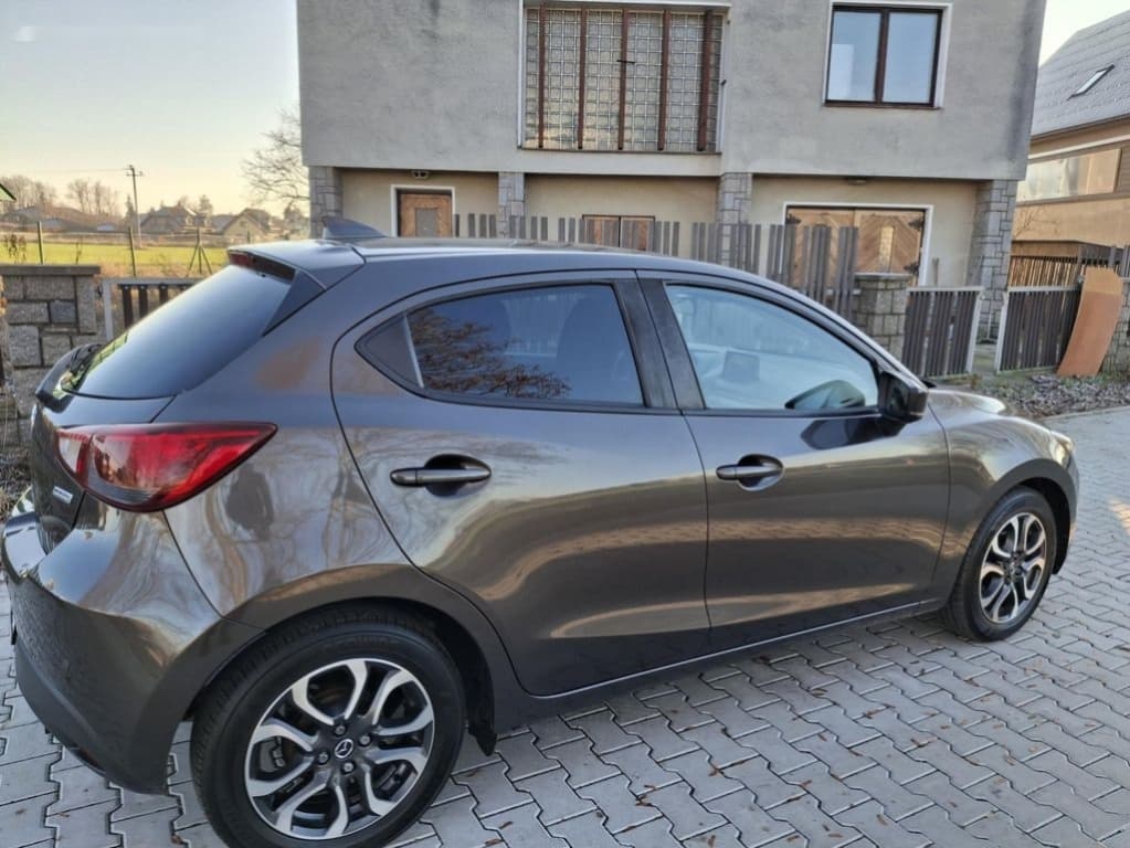 2017 Mazda 2 - 8