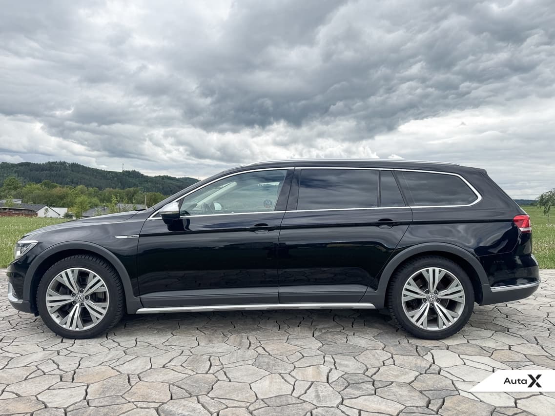 2017 Volkswagen PASSAT - 8