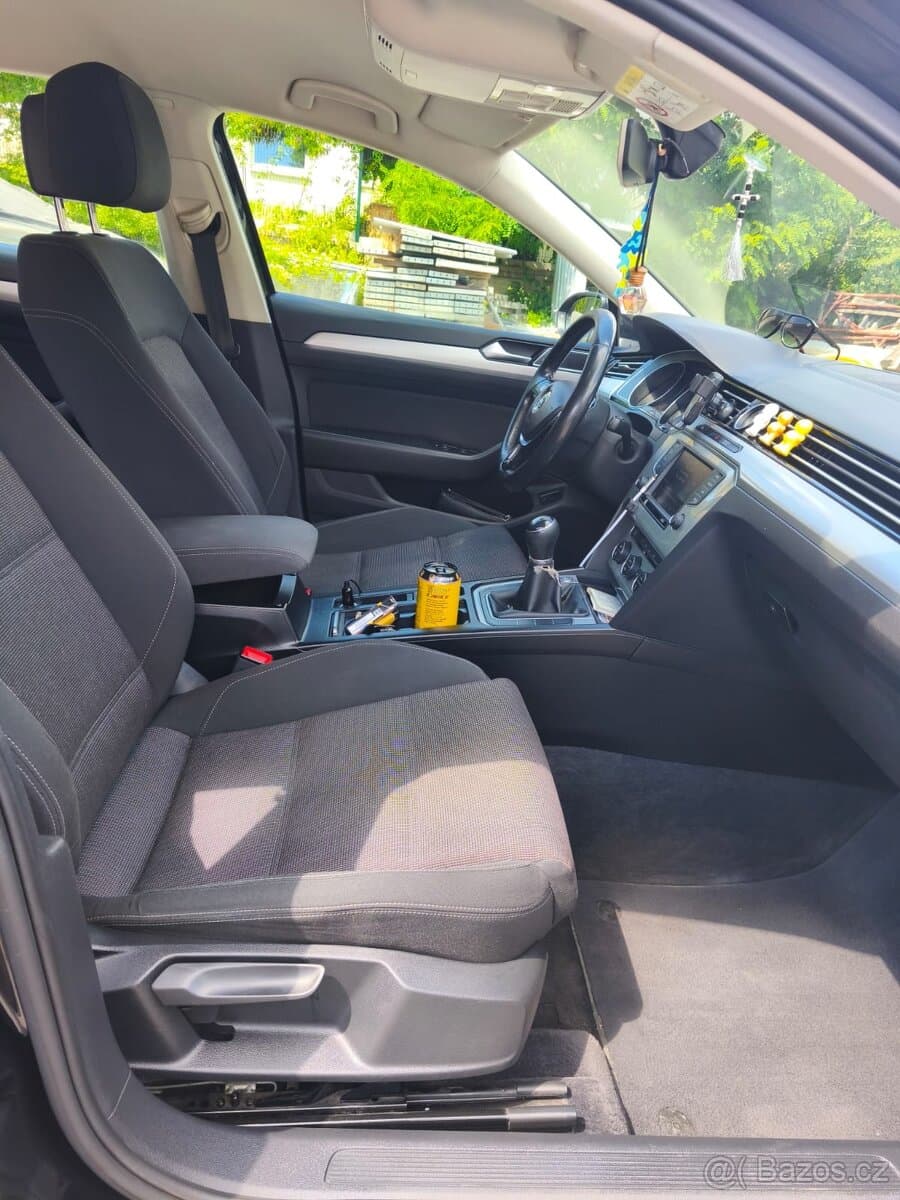 2015 Volkswagen PASSAT - 8