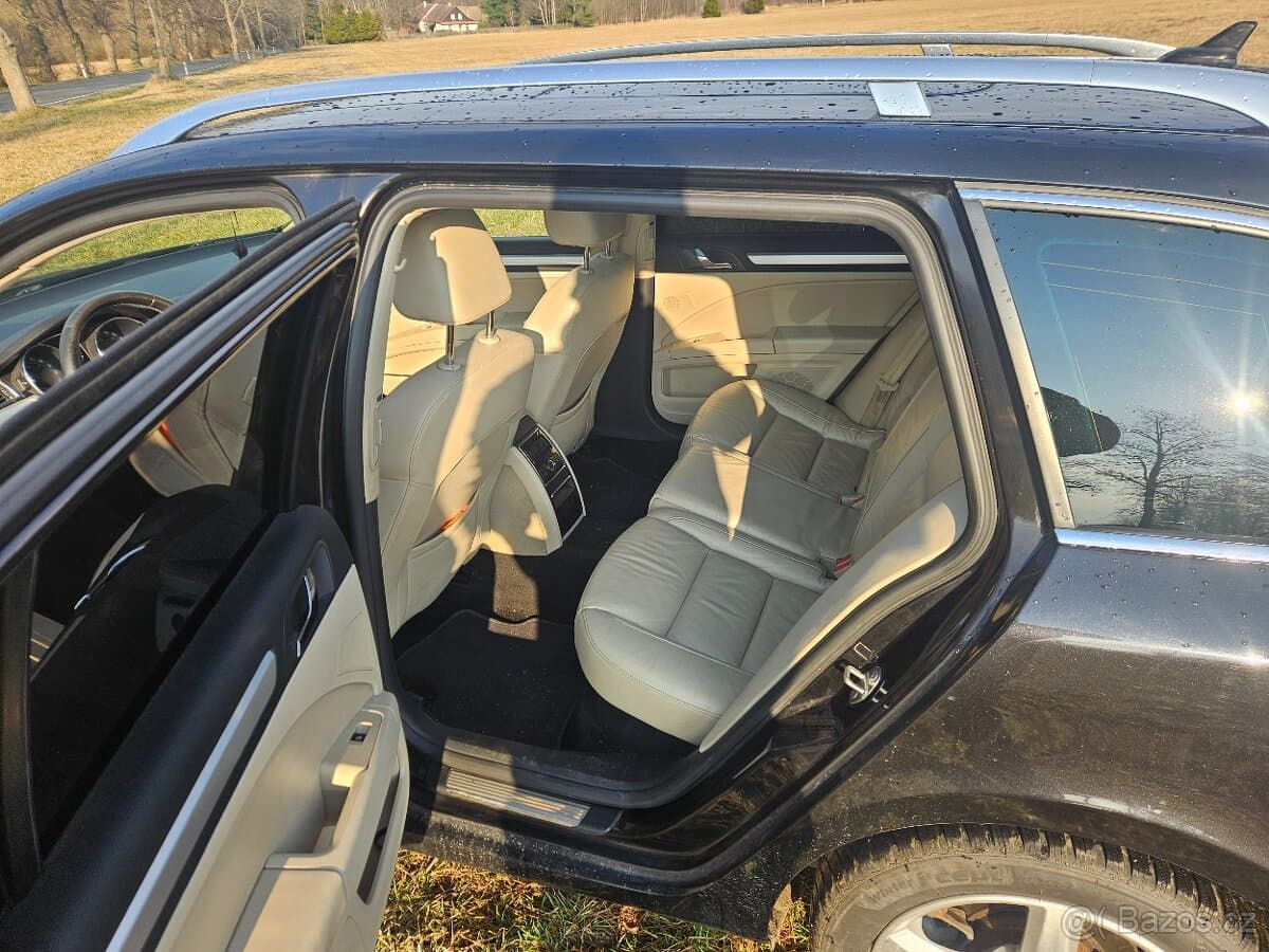 2011 Škoda SUPERB - 8