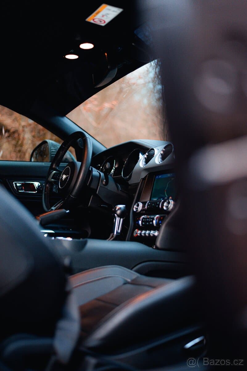 2017 Ford MUSTANG - 8