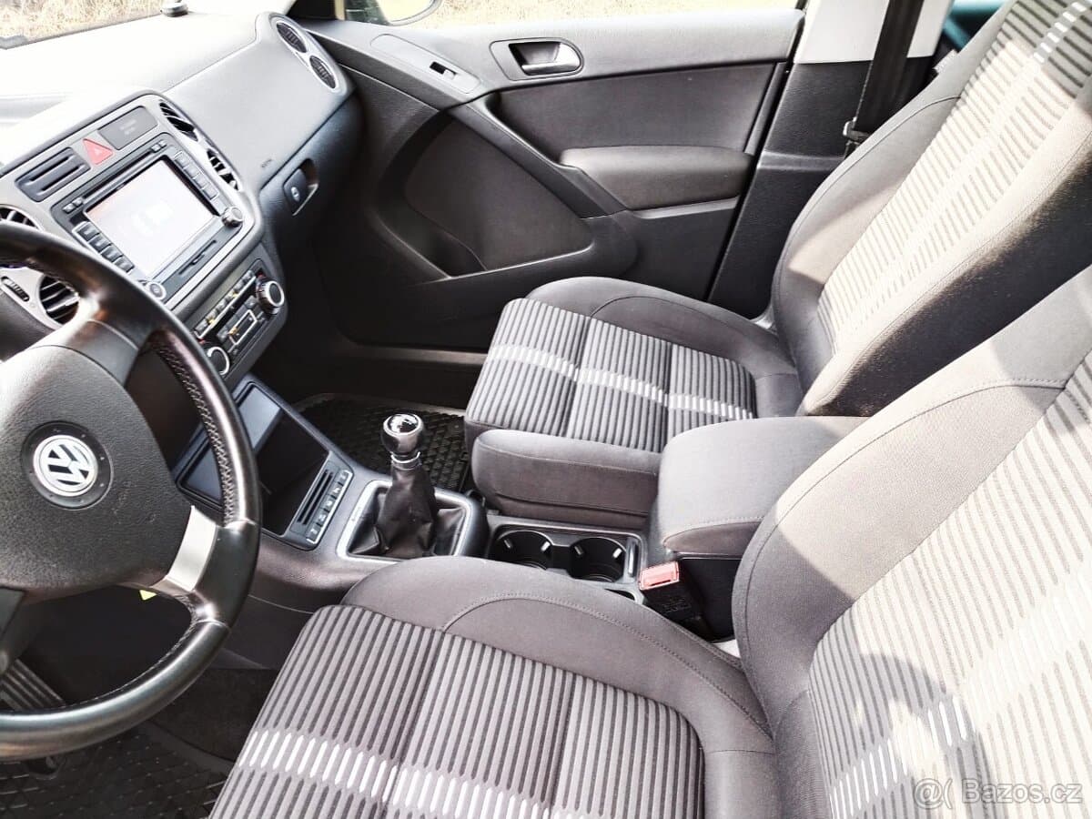 2010 Volkswagen TIGUAN - 8