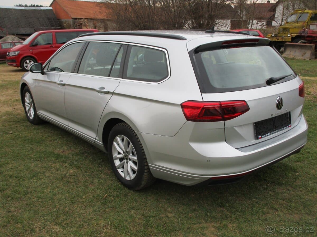 2020 Volkswagen PASSAT - 8