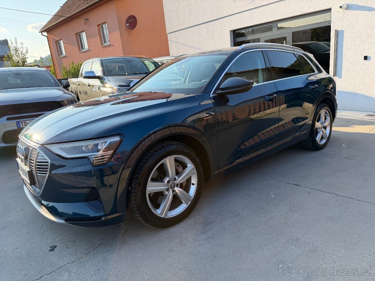 2020 Audi E-TRON - 8