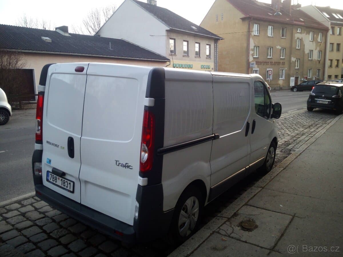 2010 Renault TRAFIC - 8