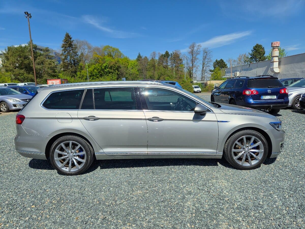2015 Volkswagen PASSAT - 8