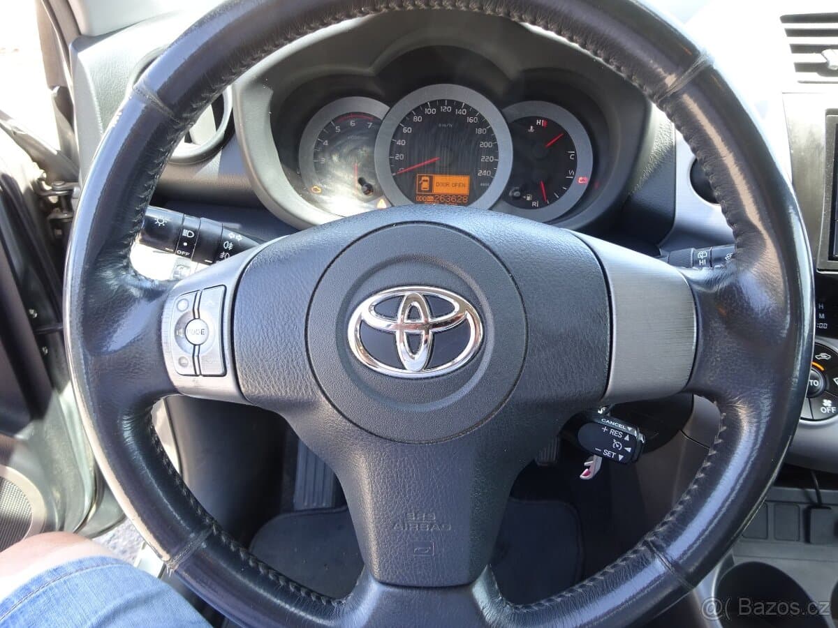 2006 Toyota RAV4 - 8