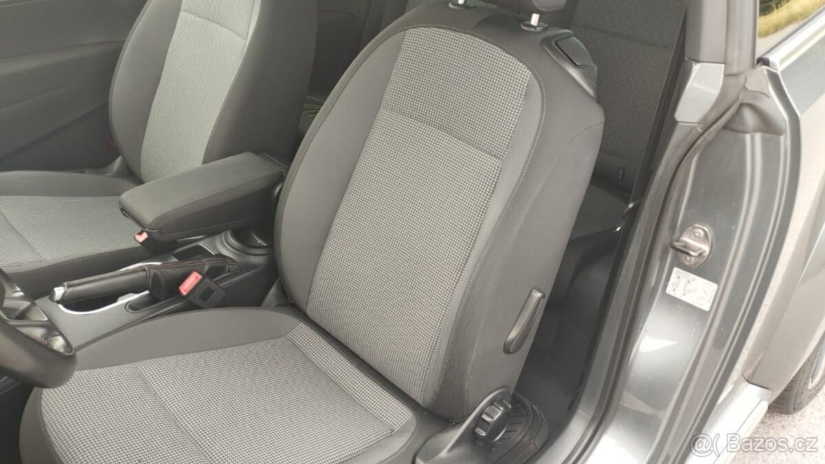 2014 Volkswagen BEETLE - 8
