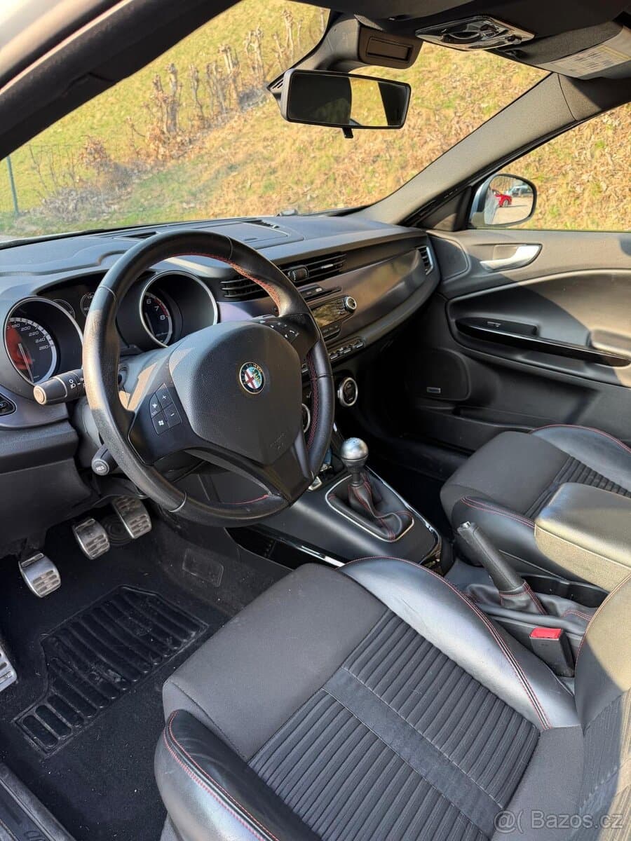 2012 Alfa Romeo GIULIETTA - 8
