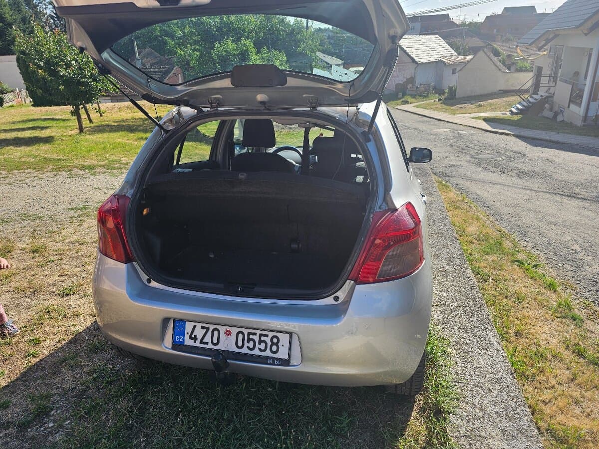 Toyota YARIS - 8