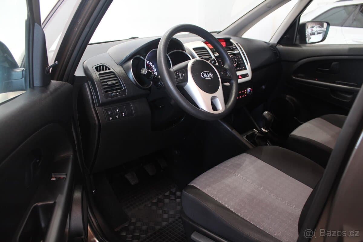 2016 Kia VENGA - 8