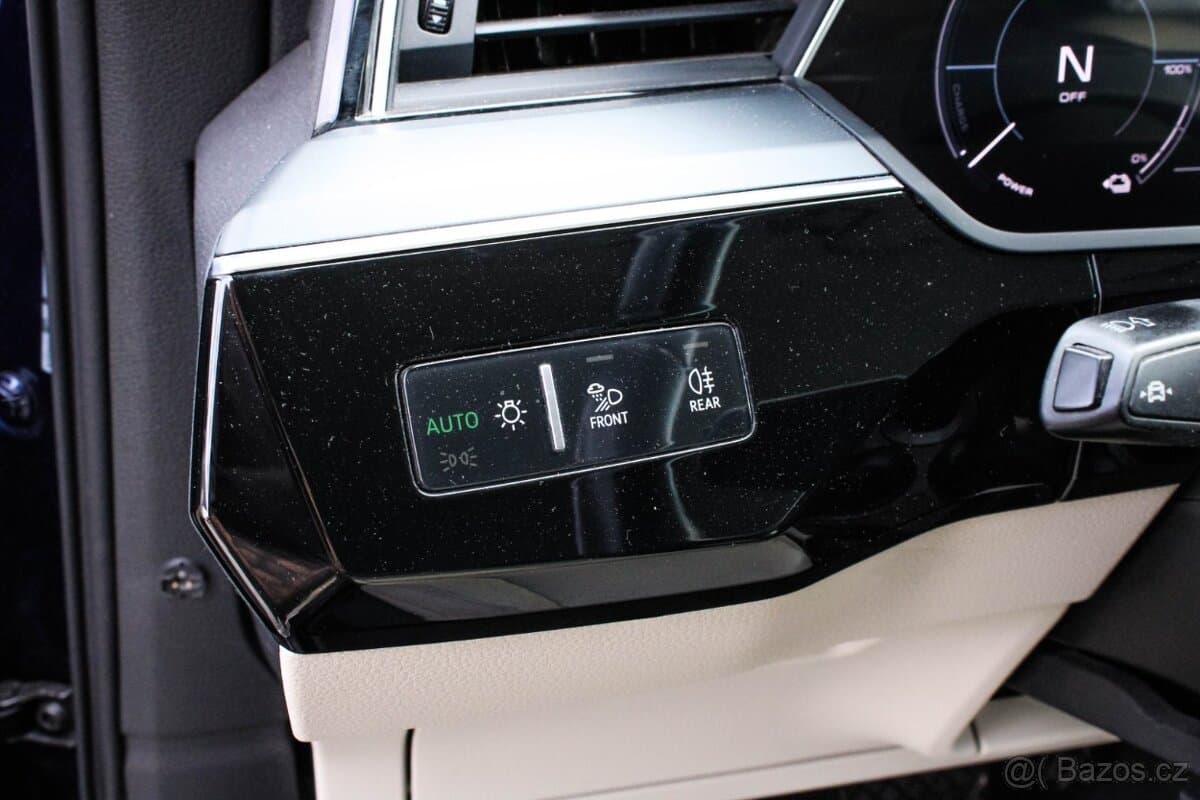 Audi E-TRON - 8