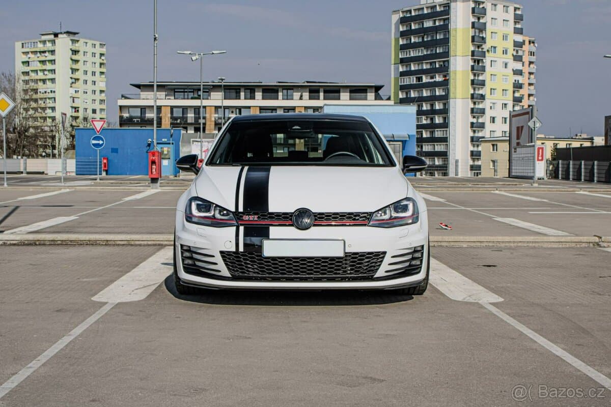 2016 Volkswagen GOLF - 8