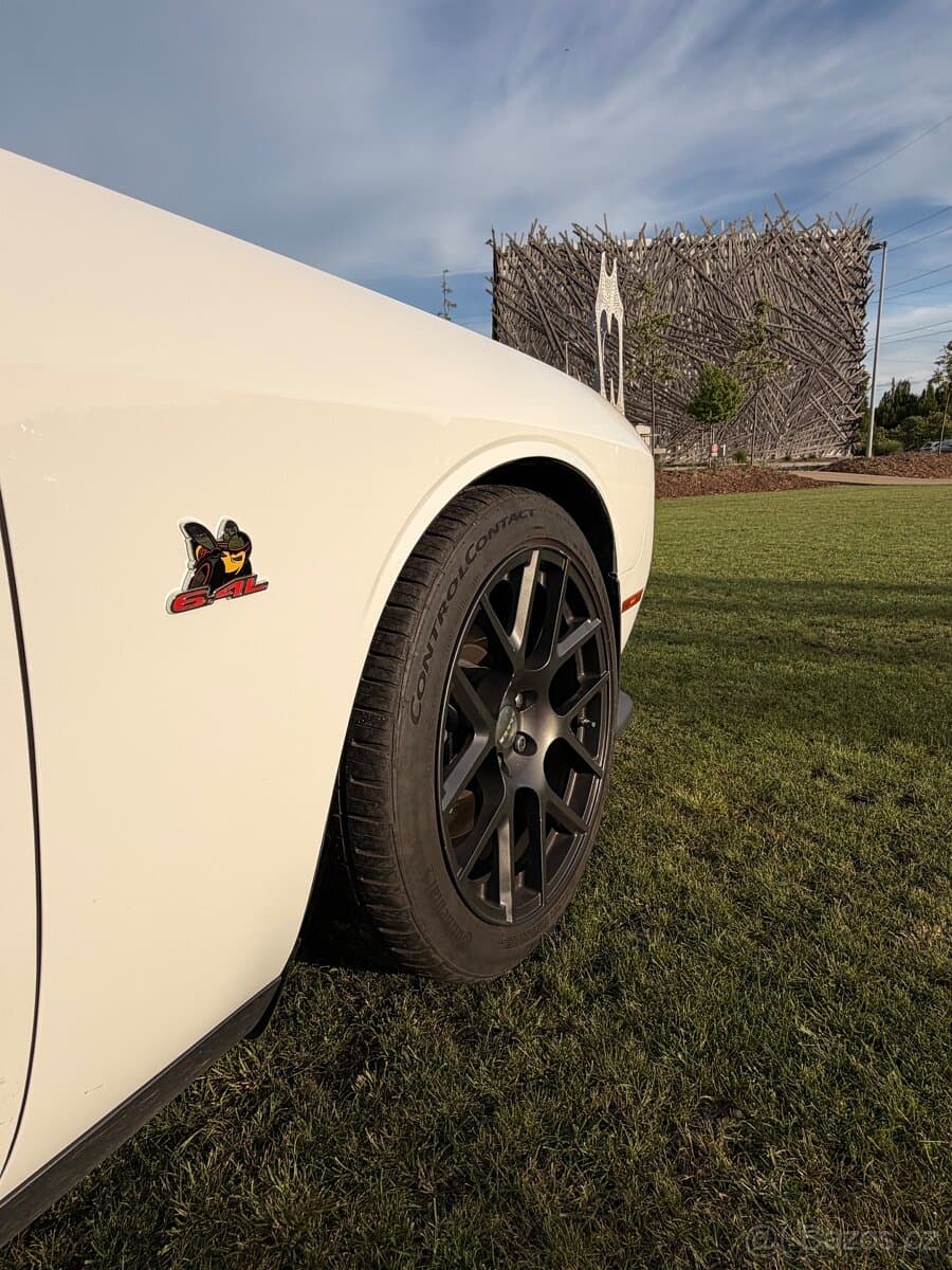 Dodge CHALLENGER - 8