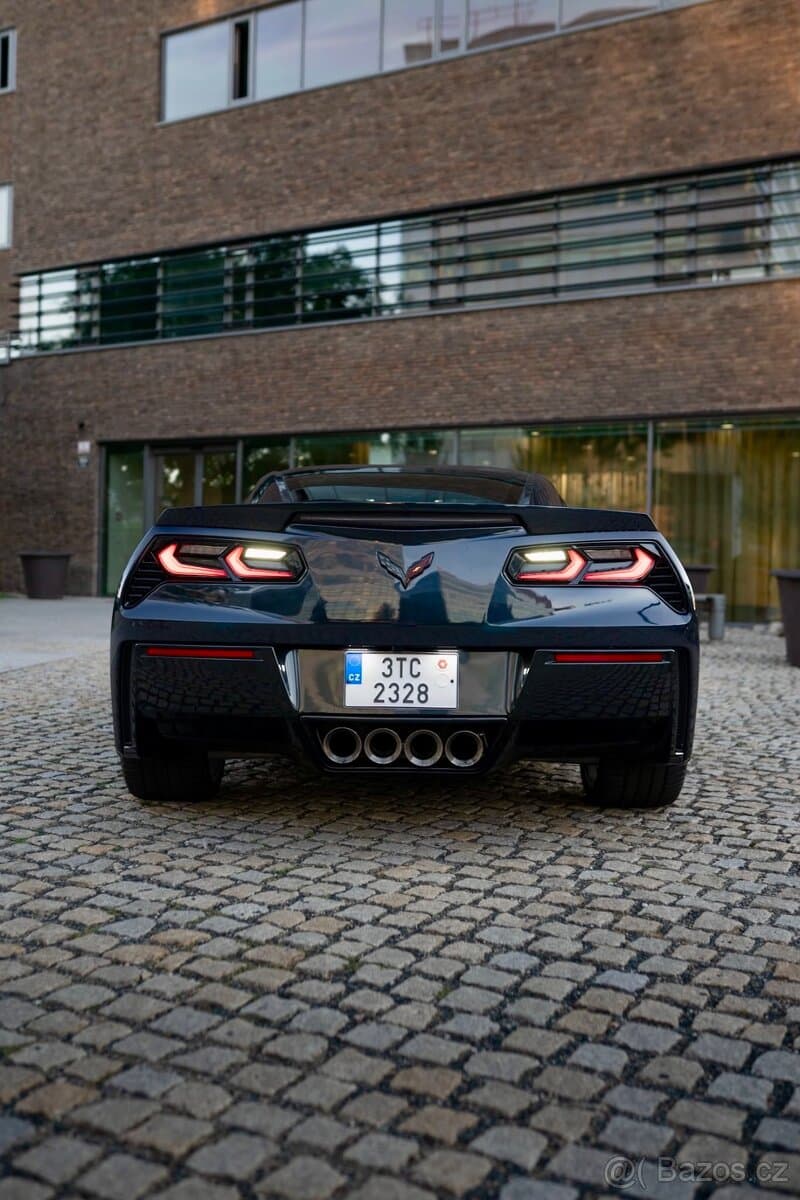 2015 Chevrolet CORVETTE - 8