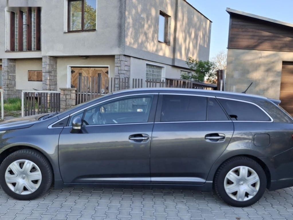 2013 Toyota AVENSIS - 8