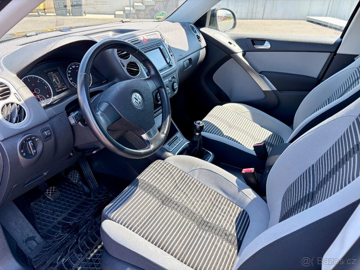 Volkswagen TIGUAN - 8