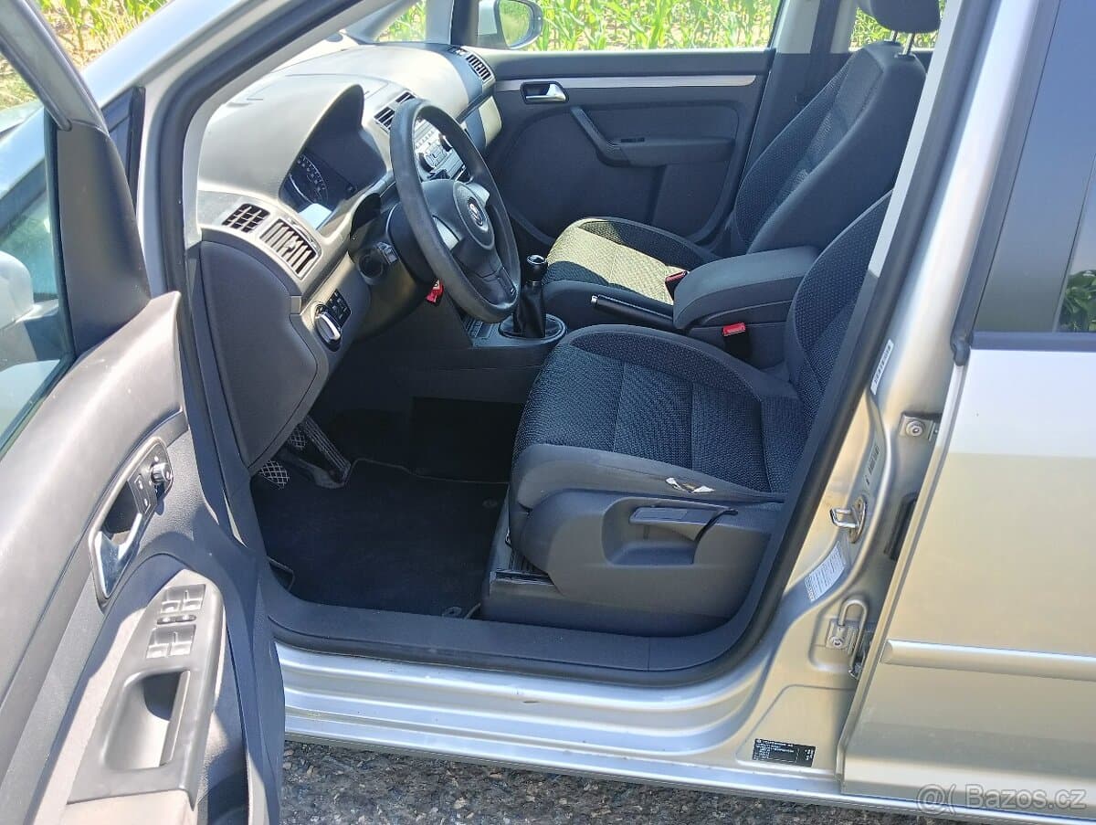 2011 Volkswagen TOURAN - 8