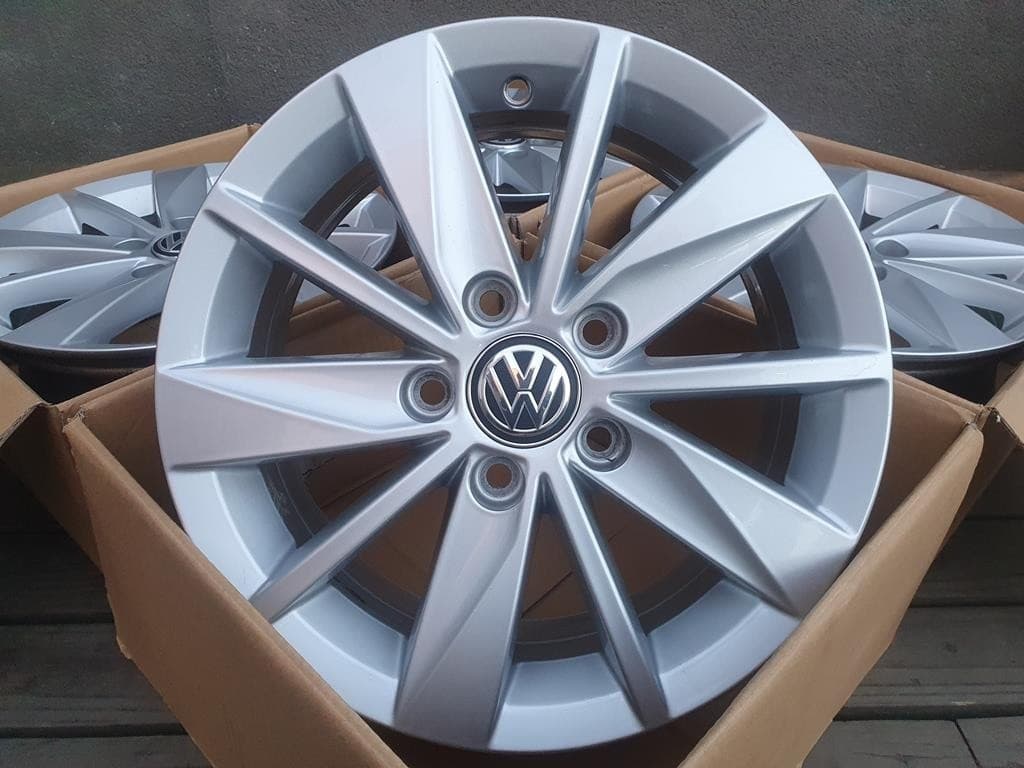 2015 Volkswagen GOLF - 8