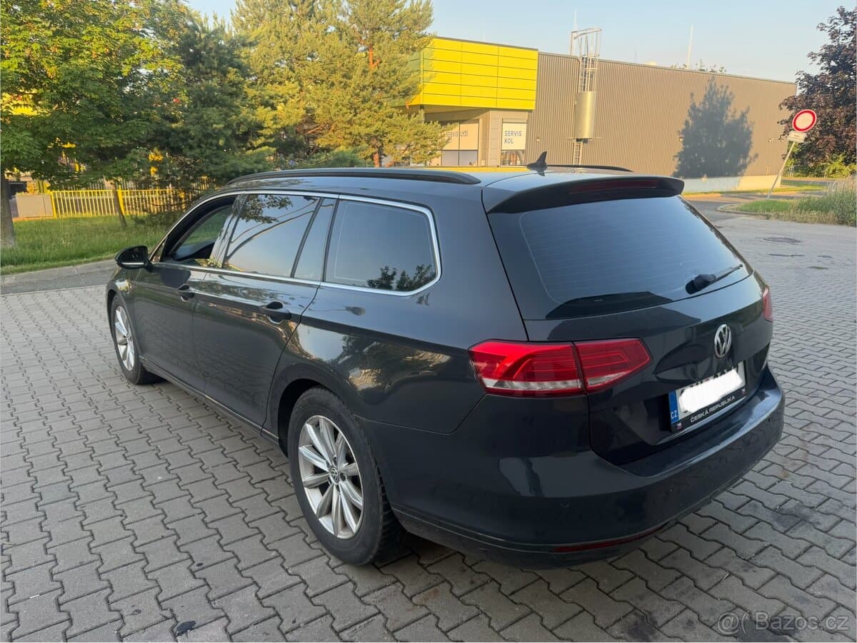 2015 Volkswagen PASSAT - 8