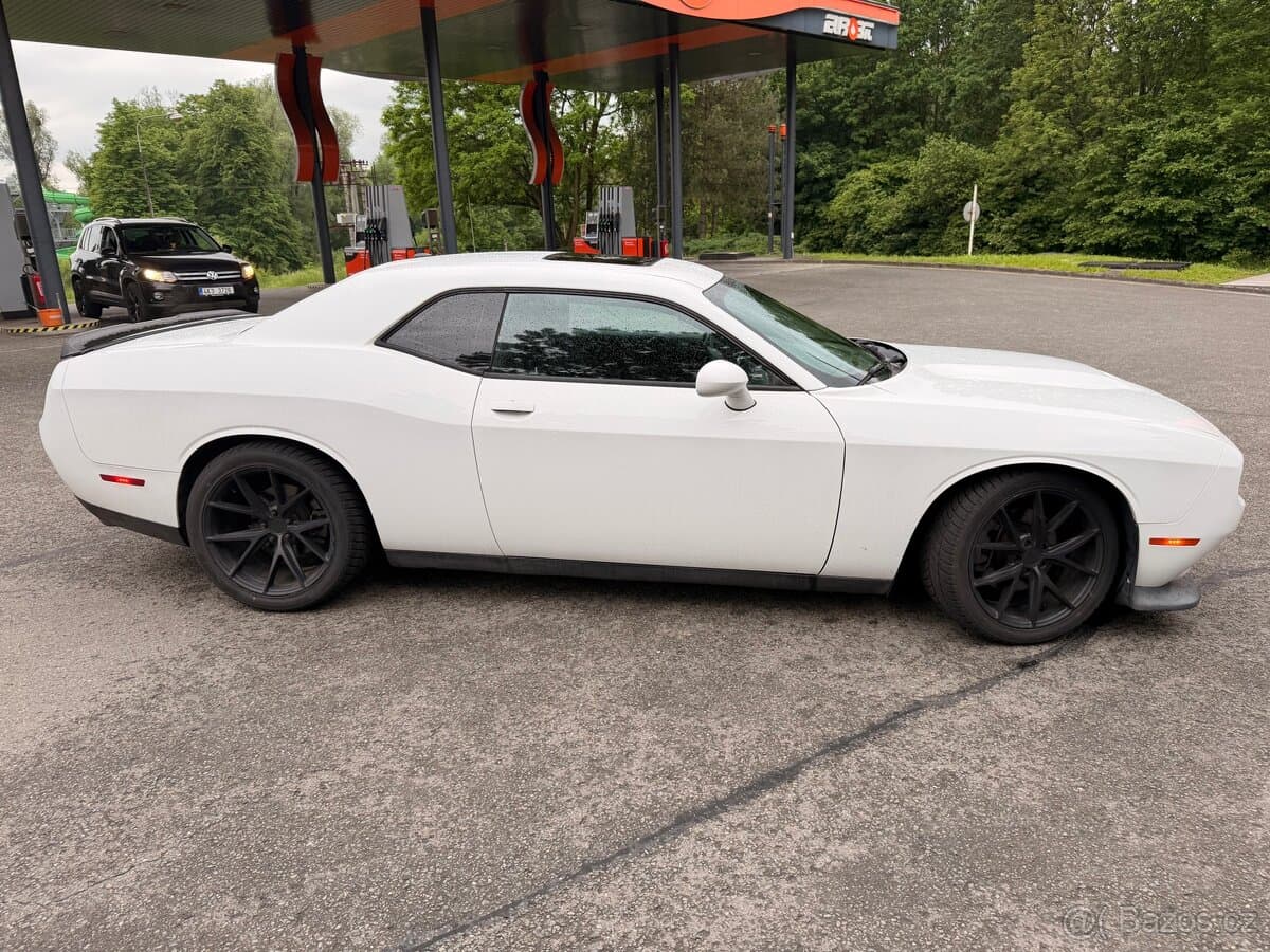 2019 Dodge CHALLENGER - 8