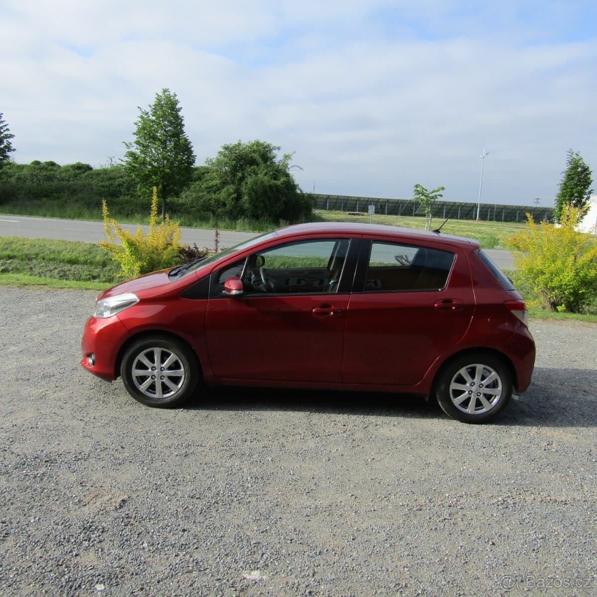 2012 Toyota YARIS - 8