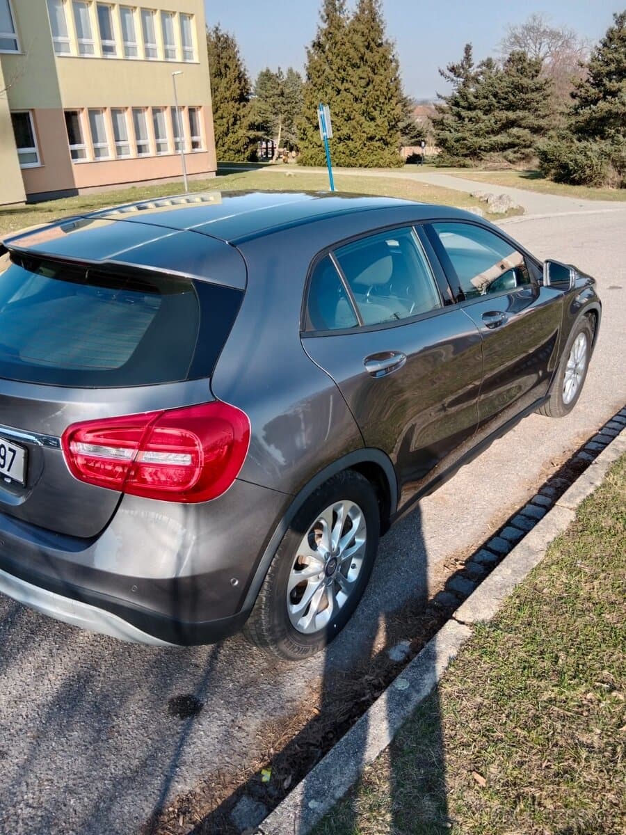 2017 Mercedes-Benz GLA - 8