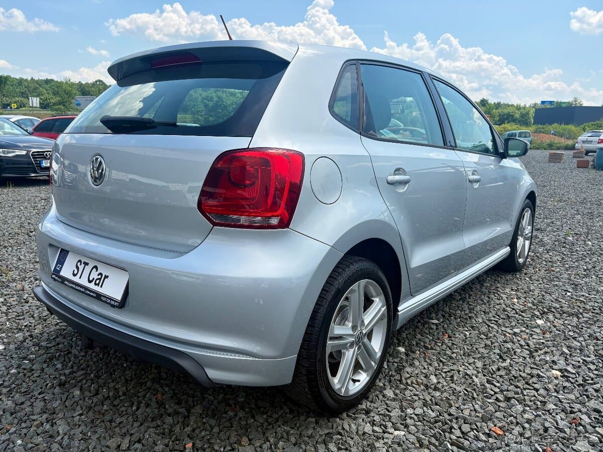 2012 Volkswagen POLO - 8