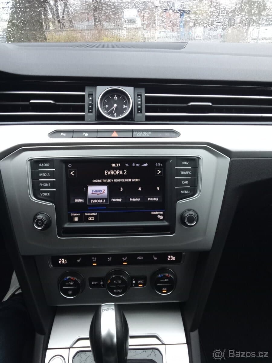 2017 Volkswagen PASSAT - 8