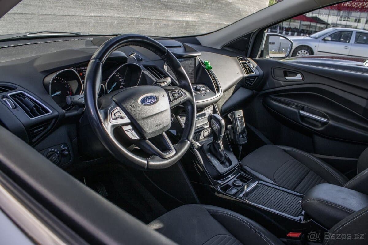 2019 Ford KUGA - 8