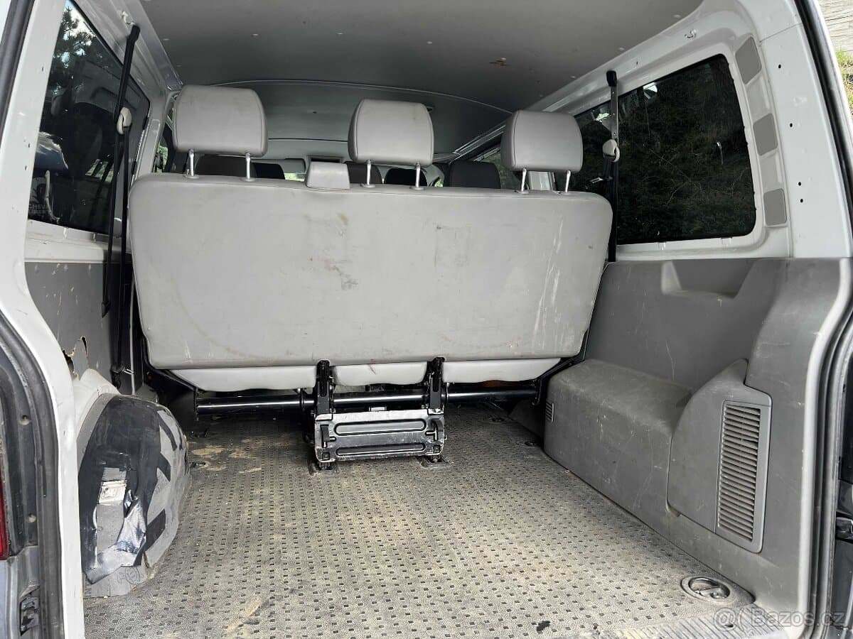 2011 Volkswagen TRANSPORTER - 8