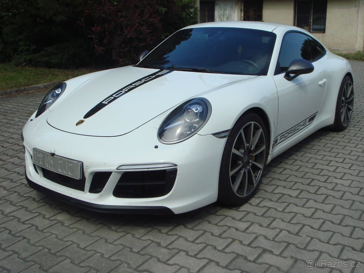 2018 Porsche 911 - 8