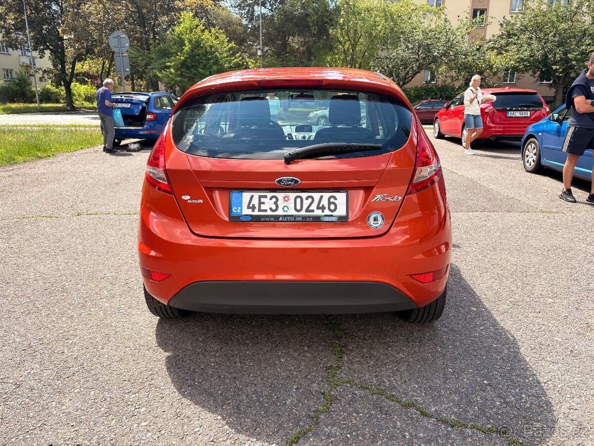 2011 Ford FIESTA - 8