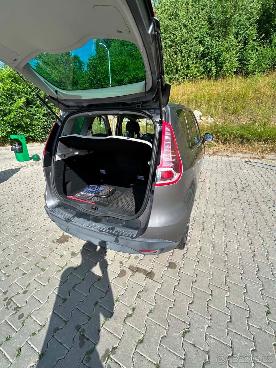2011 Renault SCENIC - 8