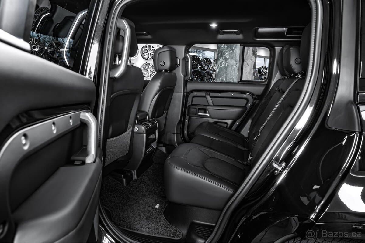 2025 Land Rover DEFENDER - 8