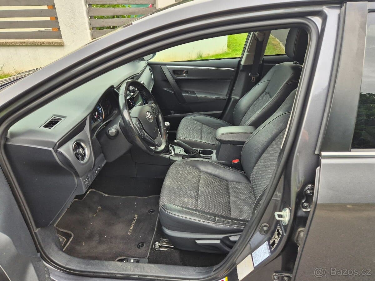 2018 Toyota COROLLA - 8