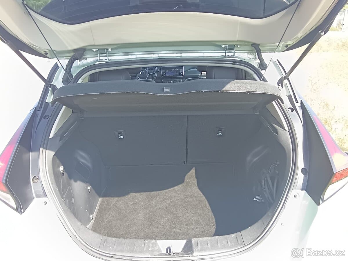 2018 Nissan LEAF - 8