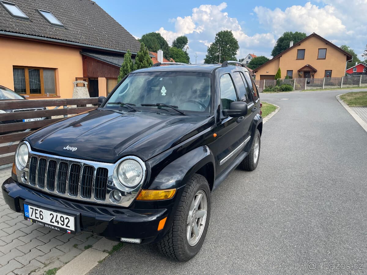 2006 Jeep CHEROKEE - 8