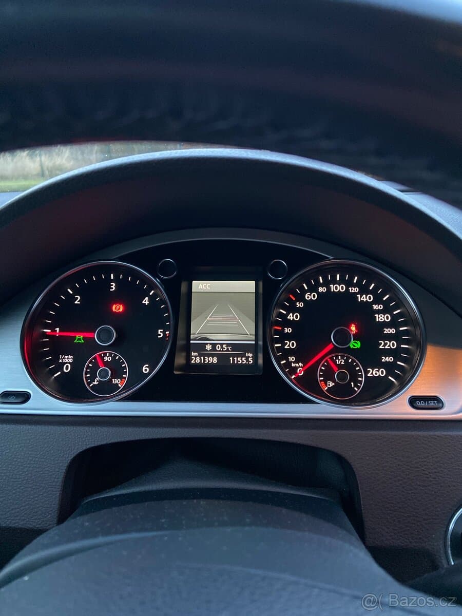 2011 Volkswagen PASSAT - 8