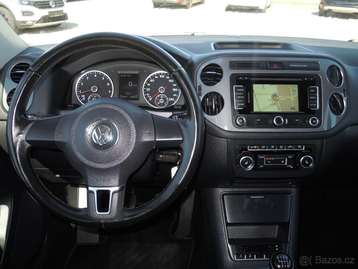 2015 Volkswagen TIGUAN - 8