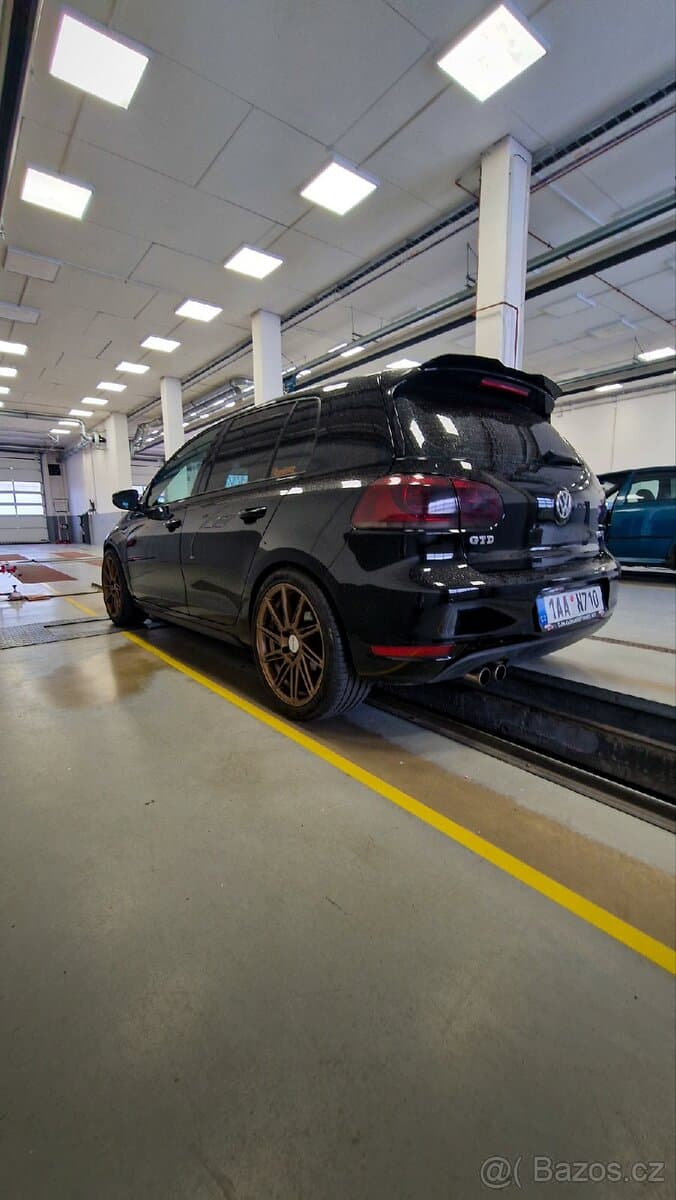 2012 Volkswagen GOLF - 8