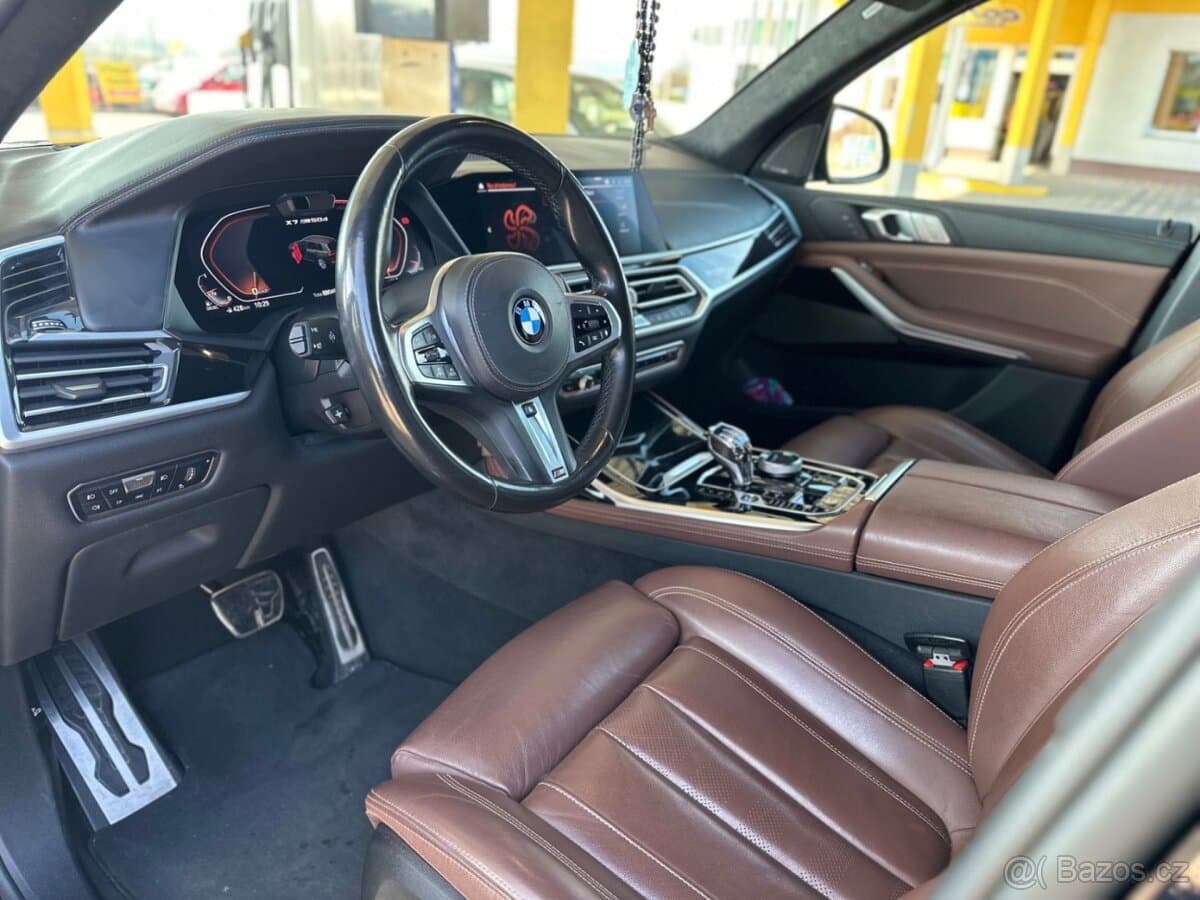 2021 BMW X7 - 8