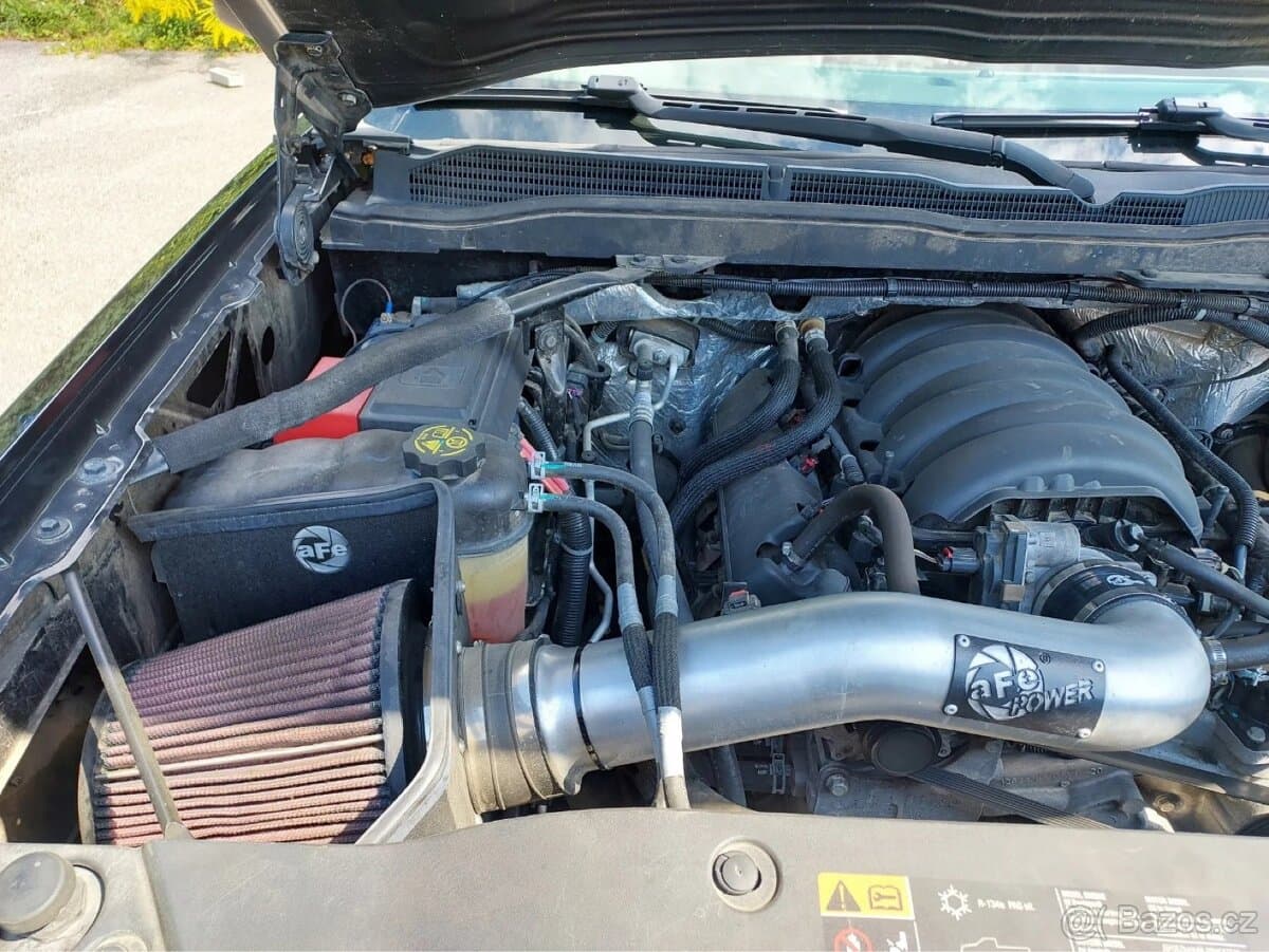 2015 Chevrolet SILVERADO - 8